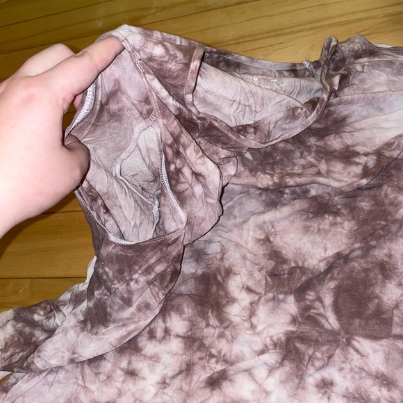 Tie-dye American Eagle shoulder cut out top - Picture 3 of 3